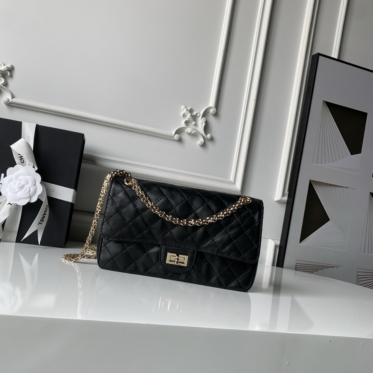 [Chanel] 샤넬 26S 크러쉬드(Crushed) 빈티지 2.55 핸드백 가방 - 미디움