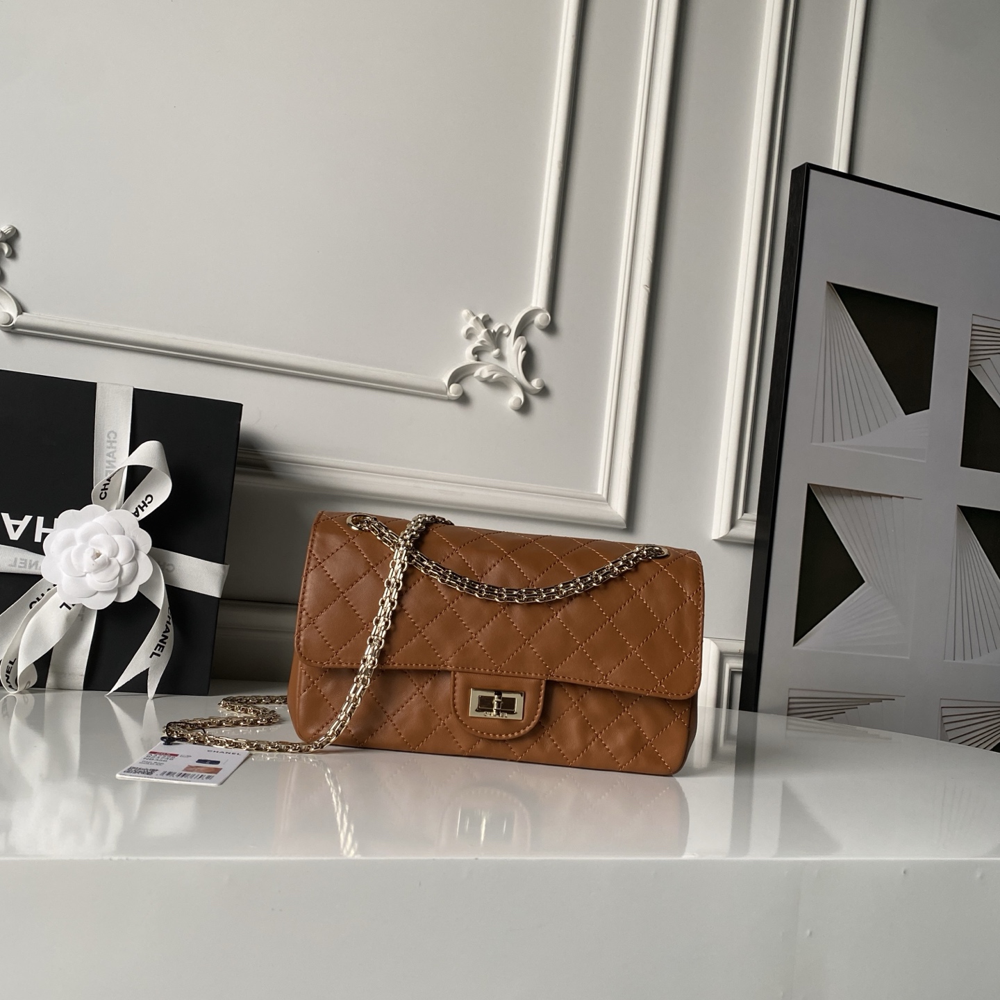 [Chanel] 샤넬 26S 크러쉬드(Crushed) 빈티지 2.55 핸드백 가방 - 미디움