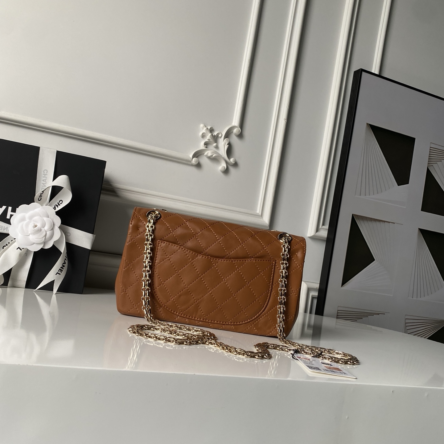 [Chanel] 샤넬 26S 크러쉬드(Crushed) 빈티지 2.55 핸드백 가방 - 미디움