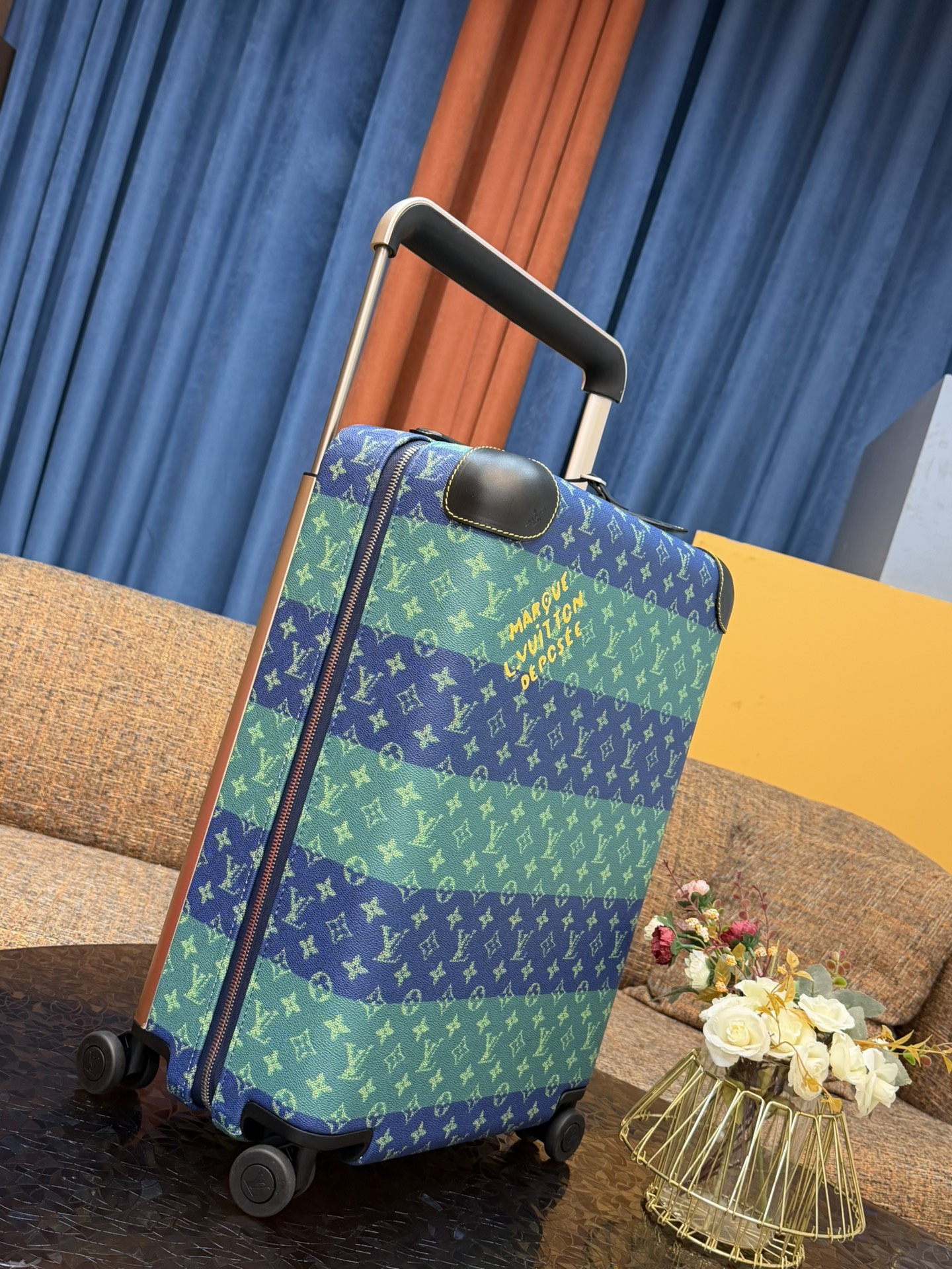[Louis Vuitton] LV 루이비통 호라이즌(Horizon) 기내용 캐리어 - 블루 모노그램
