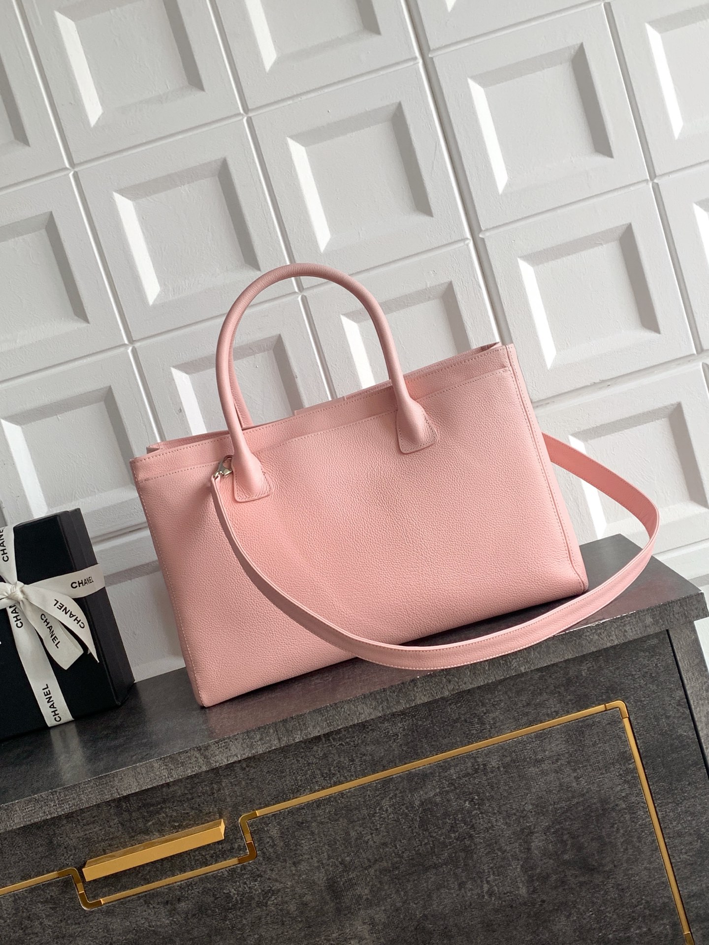 [Chanel] 샤넬 Cerf(서프) 토트백 가방 - 핑크 은장 (베이비 스킨 카프스킨) 미디움