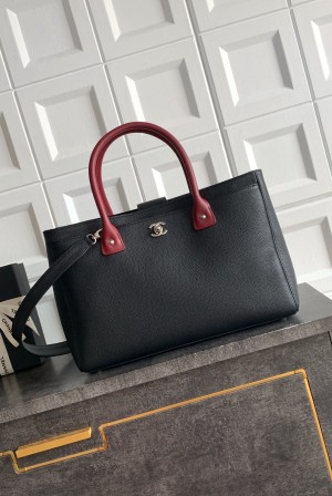 [Chanel] 샤넬 서프(Cerf) 토트백 가방 - 블랙 & 버건디 핸들 (은장) 미디움