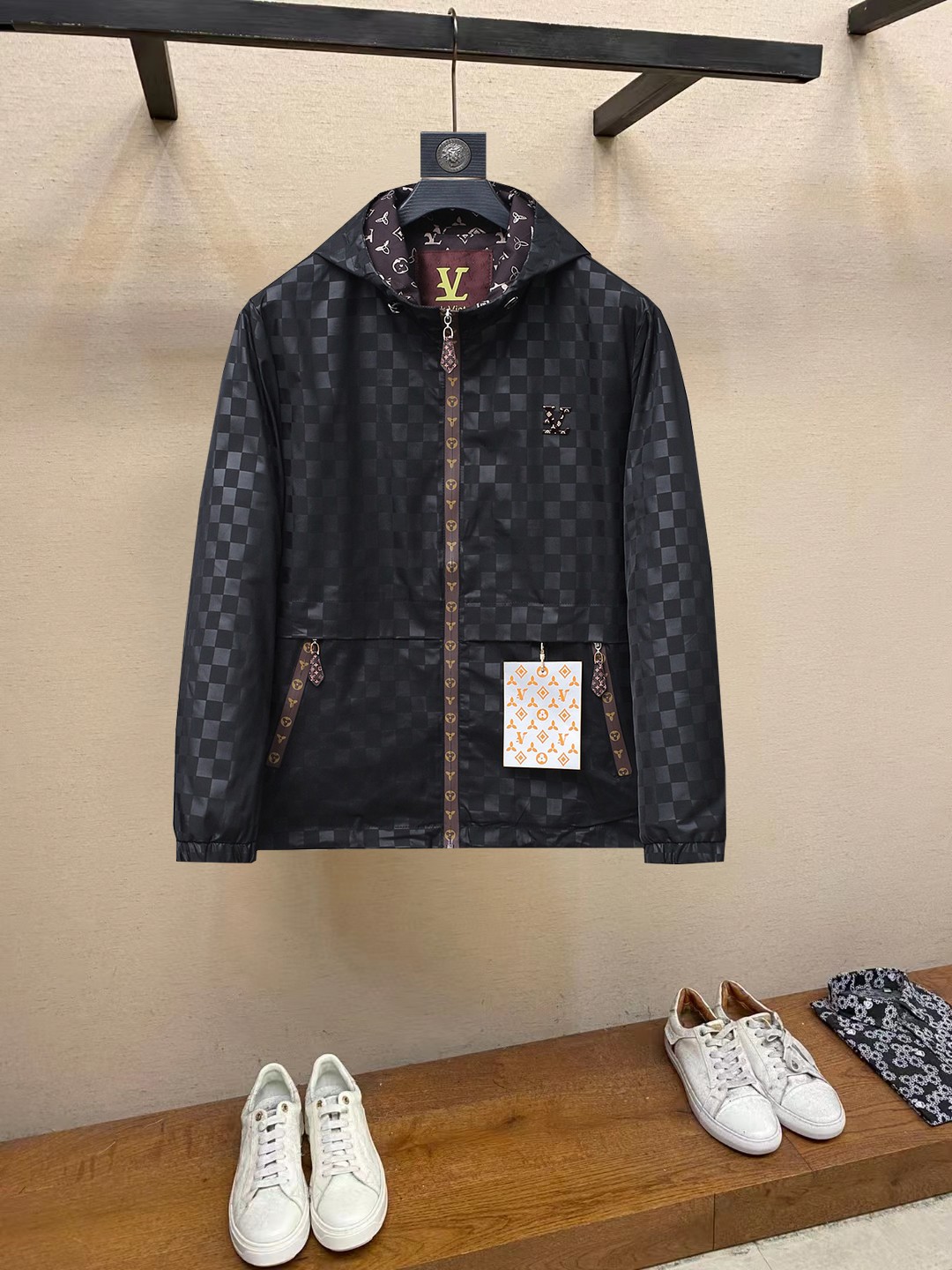 루이비통(LV) 남성 후드 내장 집업 자켓 의류