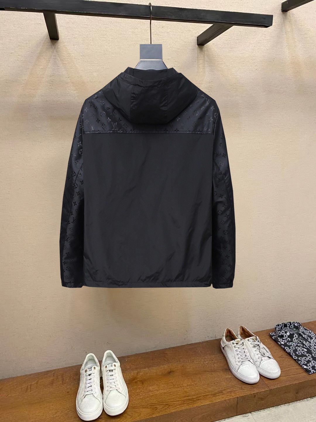 루이비통(LV) 남성 후드 내장 집업 자켓 의류