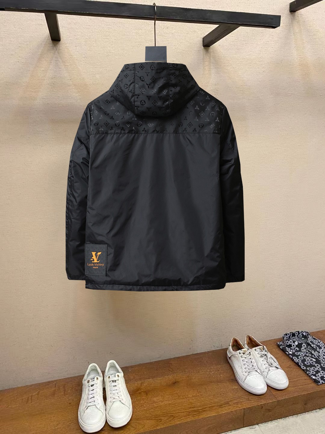 루이비통(LV) 남성 후드 내장 집업 자켓 의류