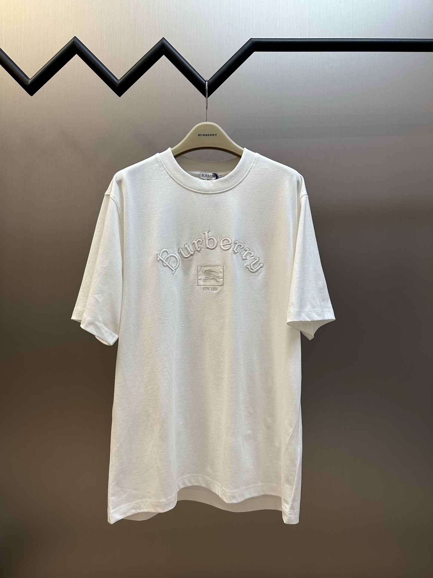 버버리(BURBERRY) 로고 자수 코튼 반팔 티셔츠 의류