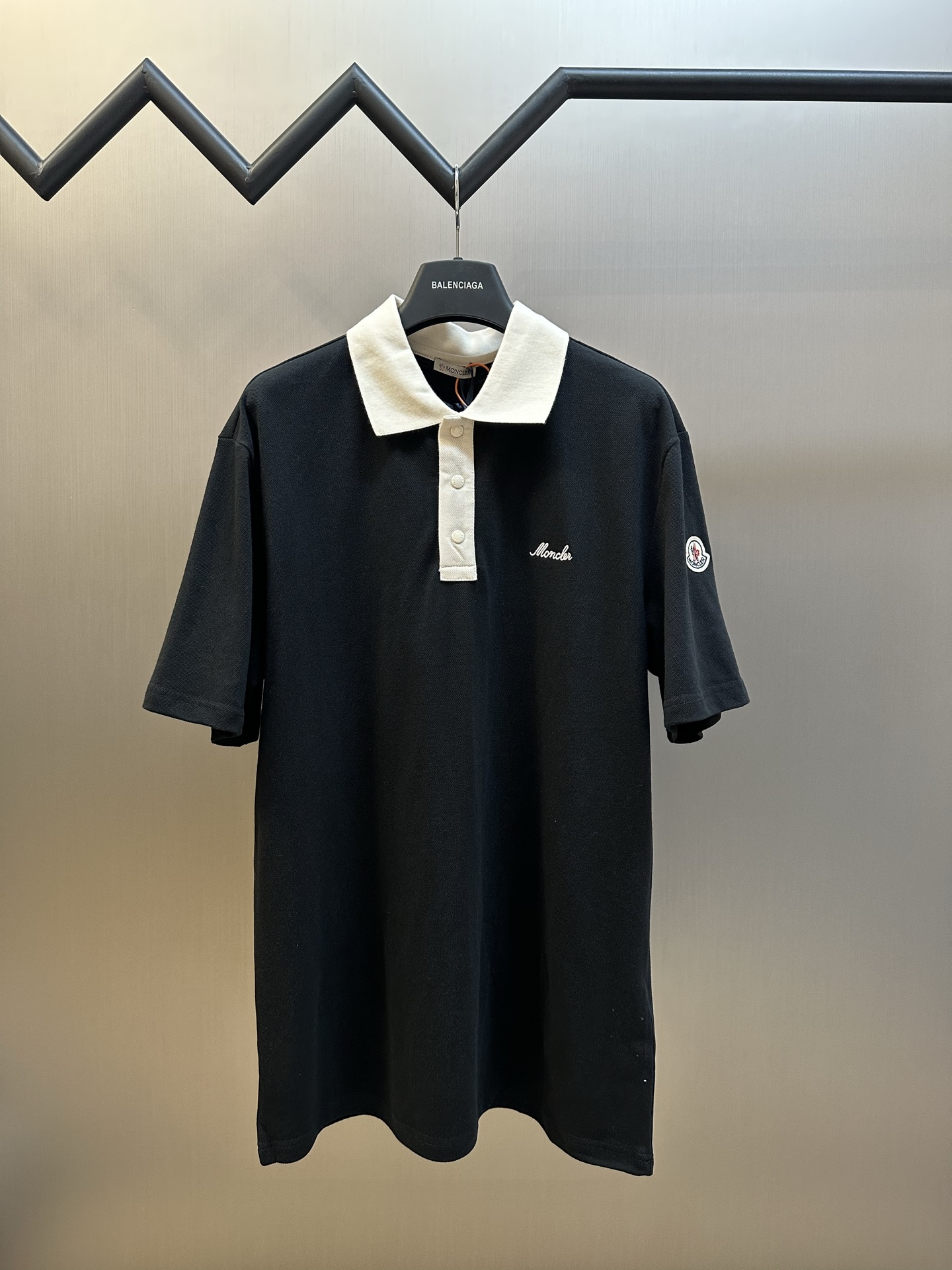 몽클레르(MONCLER) 스냅 버튼 폴로셔츠 의류