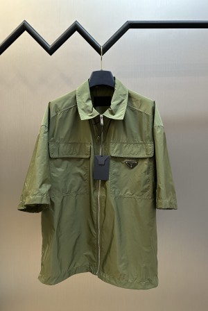 프라다(PRADA) 리사이클 나일론 반팔 셔츠 의류