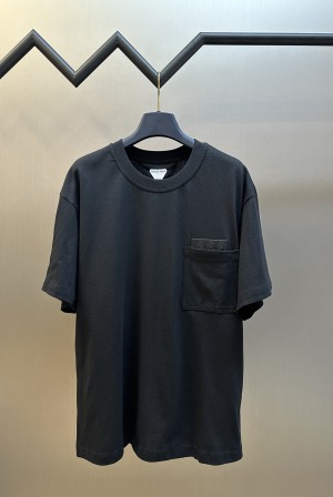 보테가 베네타(BOTTEGA VENETA) 가죽 패치 포켓 반팔 티셔츠 의류