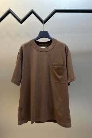 보테가 베네타(BOTTEGA VENETA) 가죽 패치 포켓 반팔 티셔츠 의류