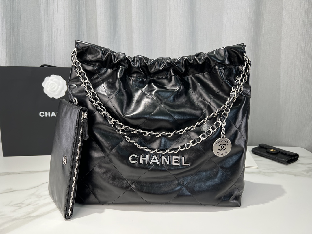 [Chanel] 샤넬 22P 22bag 미디움 가방 - 블랙 은장