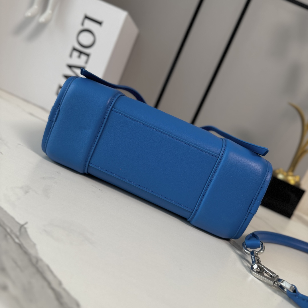 [Loewe] 로에베 스몰 소프트 카프스킨 아마조나(Amazona) 180 핸드백 가방