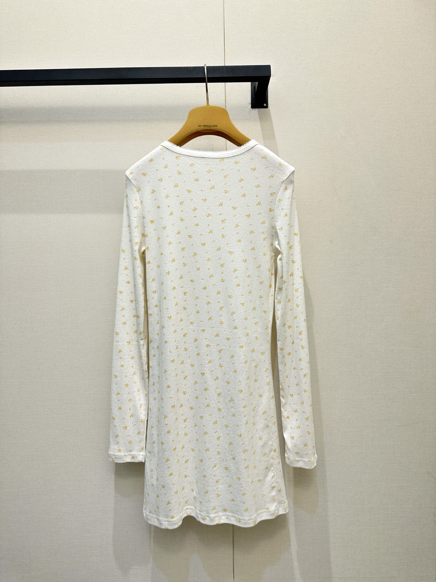 미우미우(MIU MIU) 플로럴 패턴 탑 컬렉션 의류