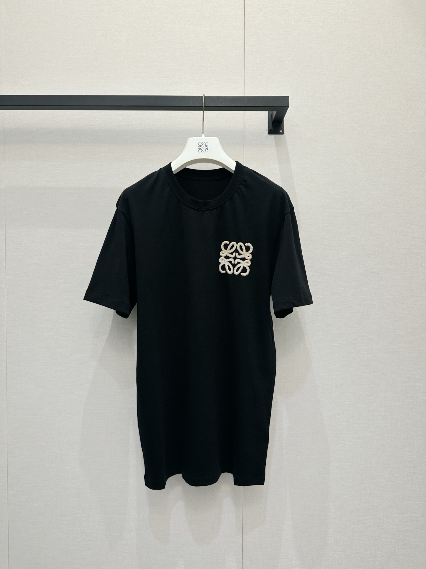 로에베(LOEWE) 골드 자수 로고 반팔 티셔츠 의류