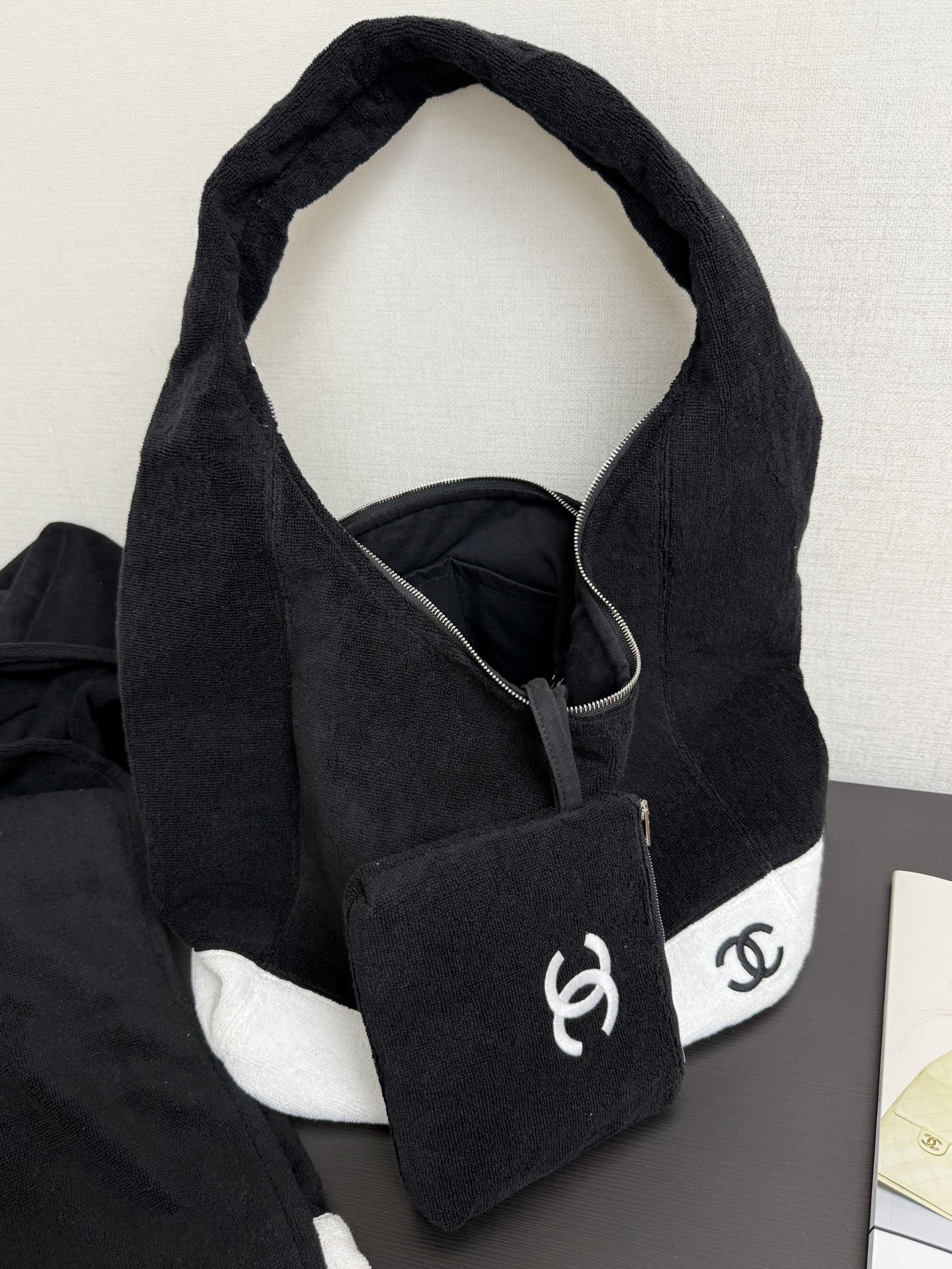 [Chanel] 샤넬 비치백 & 타월 세트 (Beach Set) 숄더백 가방