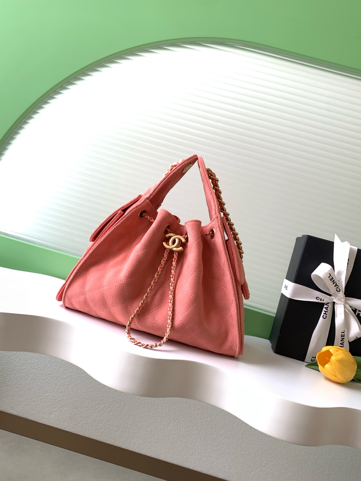 [Chanel] 샤넬 26C 누벅 퀼팅 드로스트링 버킷백 가방 (라지)