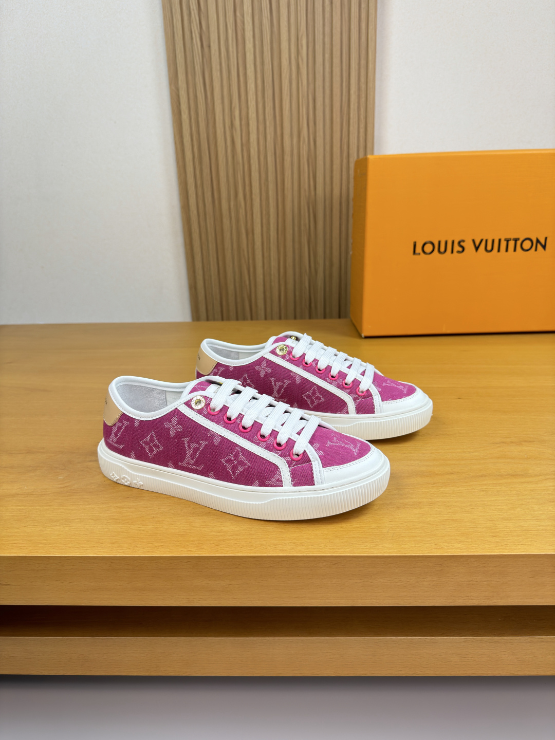 [Louis Vuitton] LV 루이비통 프리미엄 나파 커플 스니커즈 신발