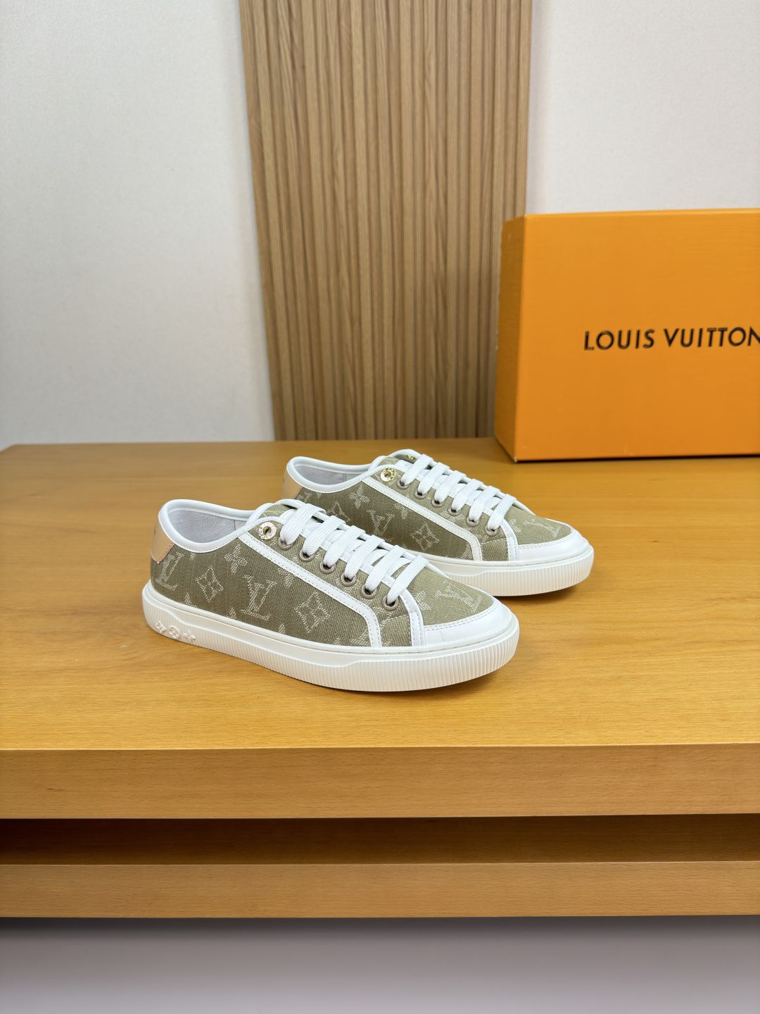 [Louis Vuitton] LV 루이비통 프리미엄 나파 커플 스니커즈 신발