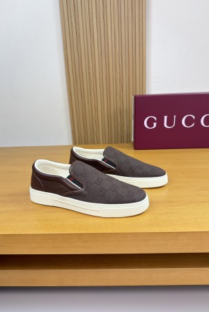 [Gucci] 구찌 프리미엄 리치 카프스킨 스니커즈 슬립온 신발