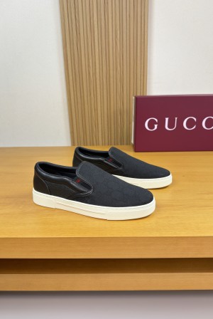 [Gucci] 구찌 프리미엄 리치 카프스킨 스니커즈 슬립온 신발