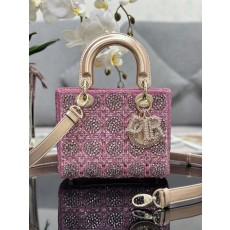 [Dior] 레이디 디올 미디엄 자수 & 크리스탈 사틴 백 토트백 가방