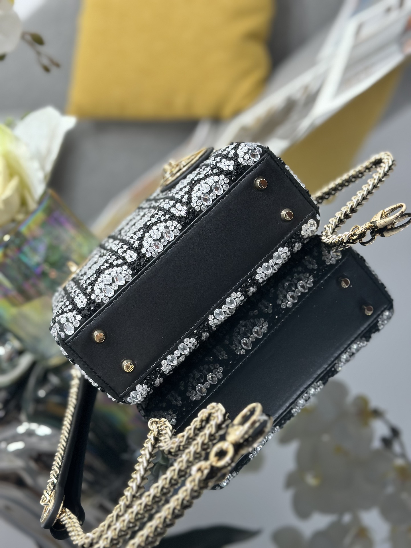 [Dior] 레이디 디올 미니 자수 & 크리스탈 백 토트백 가방