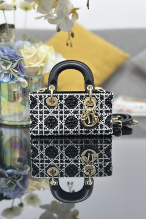 [Dior] 레이디 디-조이(D-Joy) 미니 자수 & 핑크 비즈 백 토트백 가방