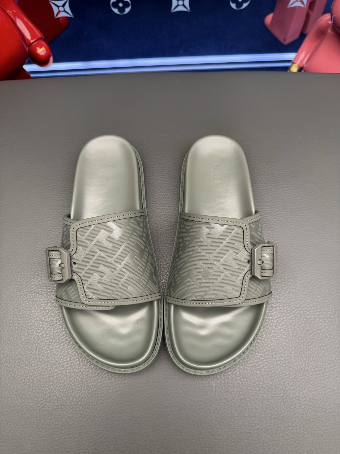 [Fendi] 펜디 몬스터 오각 하드웨어 슬라이드 슬리퍼 샌들 신발