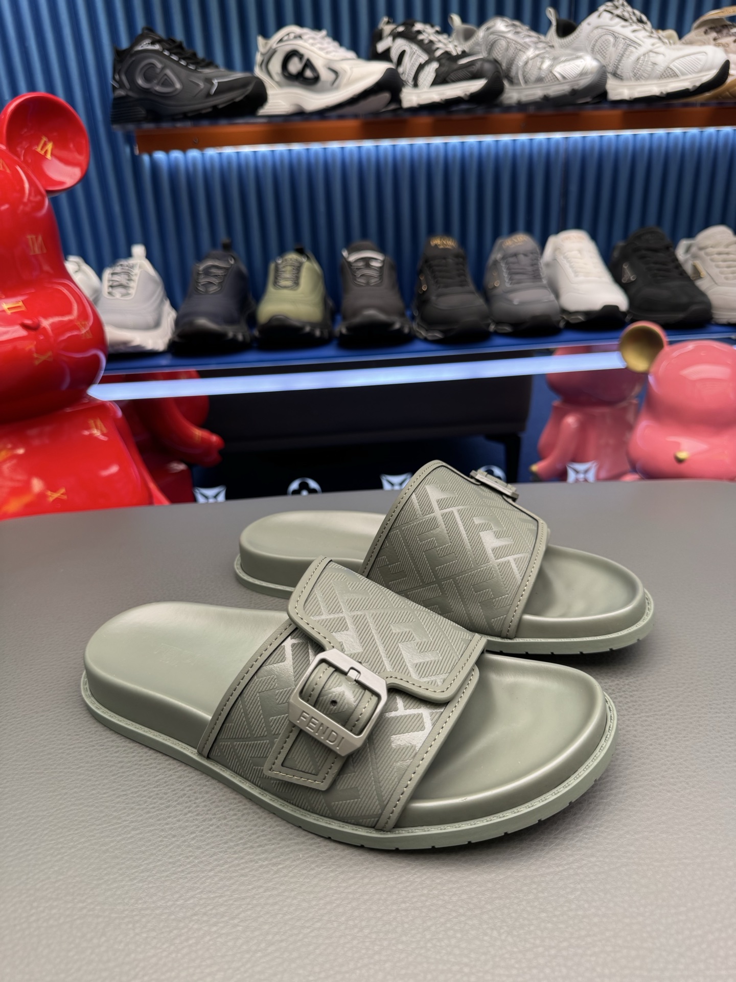 [Fendi] 펜디 몬스터 오각 하드웨어 슬라이드 슬리퍼 샌들 신발