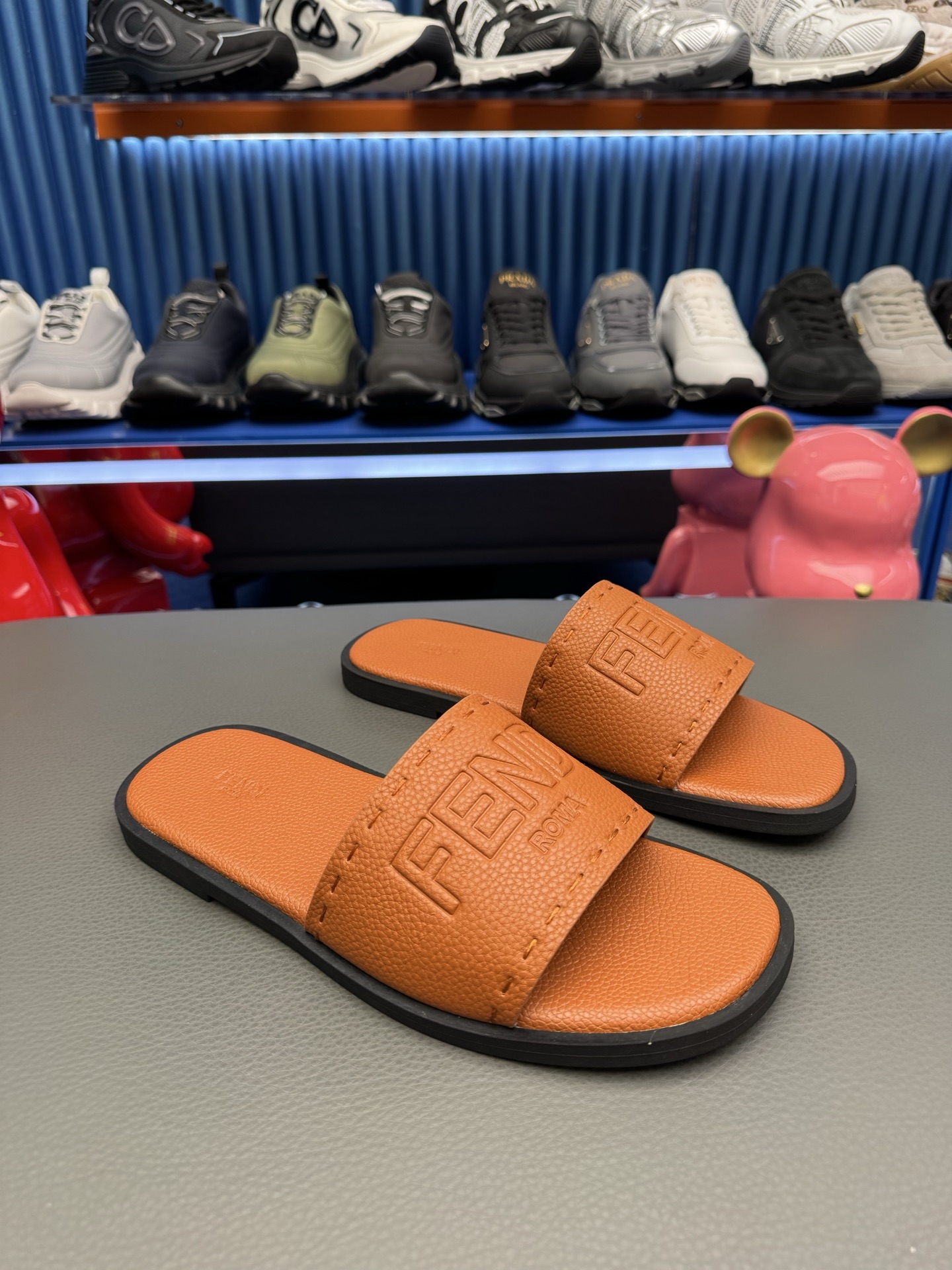 [Fendi] 펜디 몬스터 시그니처 럭셔리 슬라이드 샌들 슬리퍼 신발