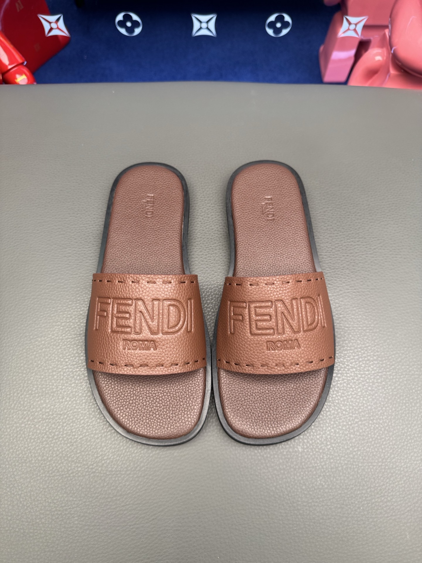 [Fendi] 펜디 몬스터 시그니처 럭셔리 슬라이드 샌들 슬리퍼 신발