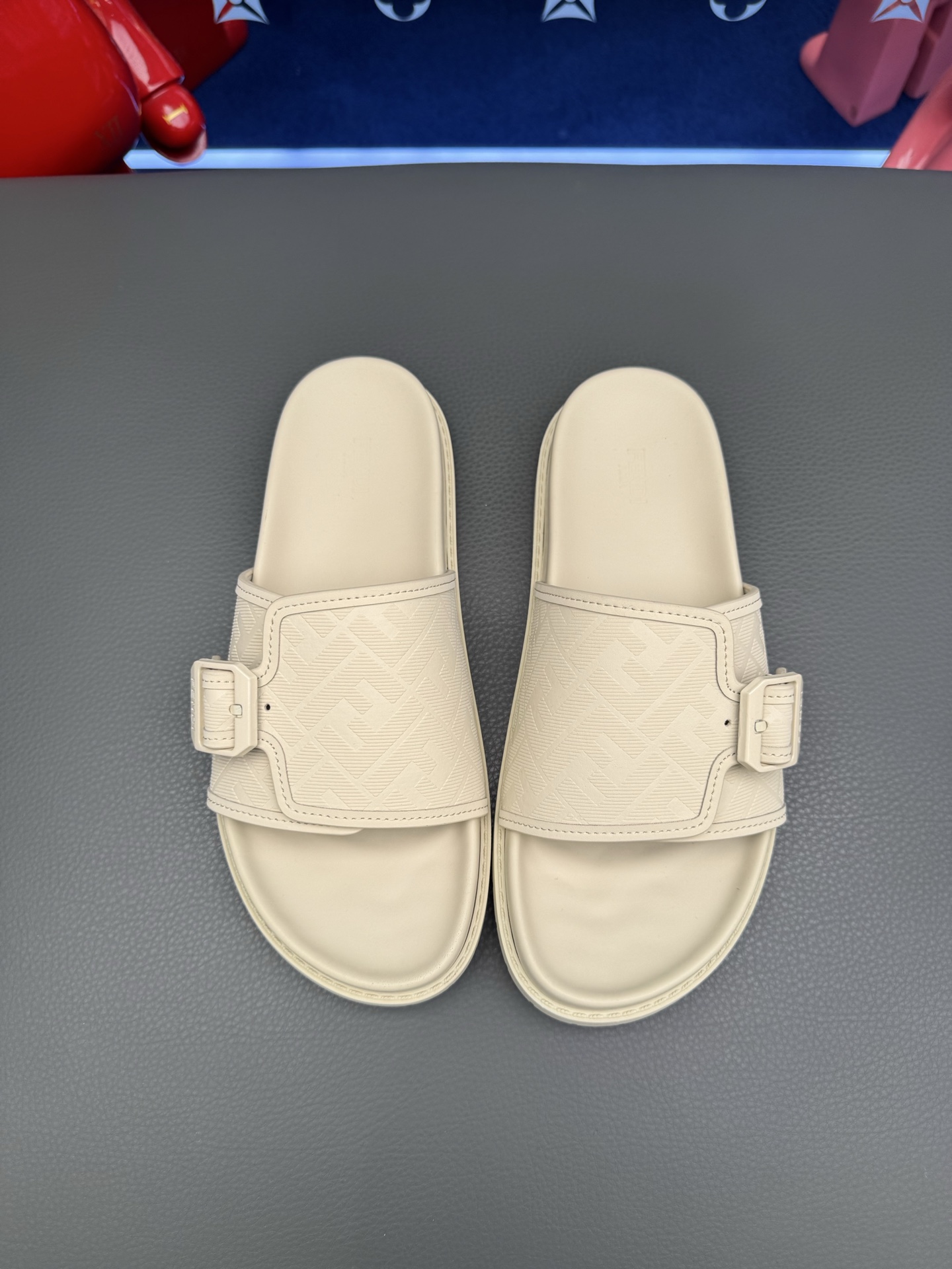 [Fendi] 펜디 몬스터 오각 하드웨어 슬라이드 슬리퍼 샌들 신발