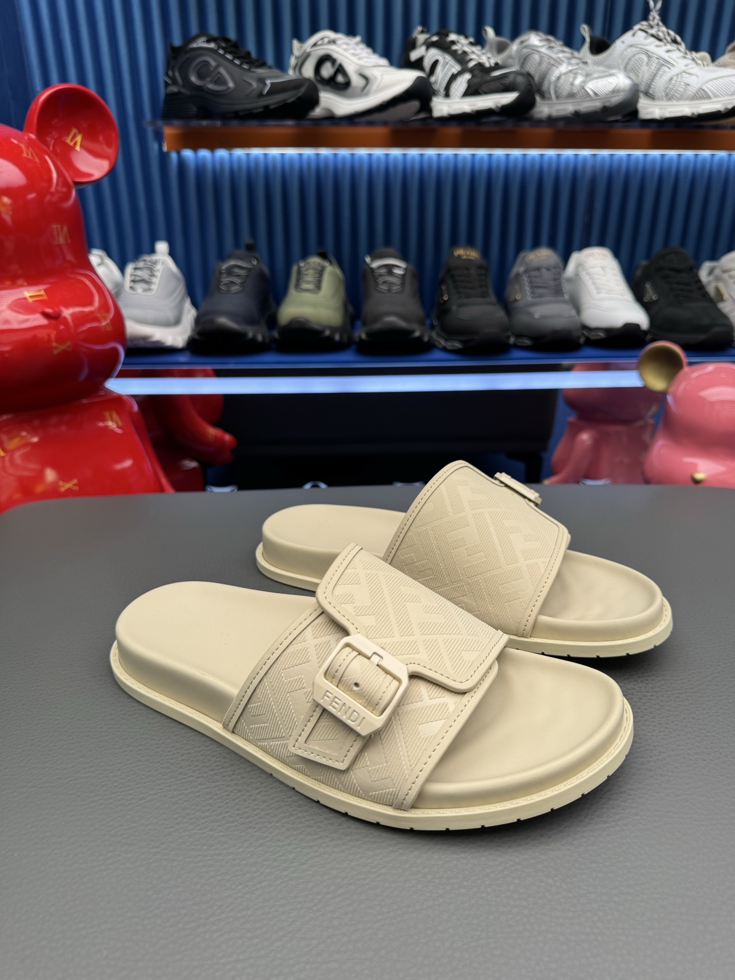 [Fendi] 펜디 몬스터 오각 하드웨어 슬라이드 슬리퍼 샌들 신발