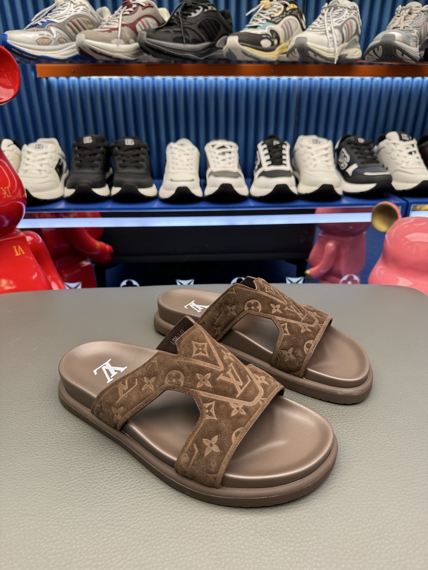 [LV] 루이비통 프리미엄 카프스킨 레저 슬라이드 샌들 슬리퍼 신발