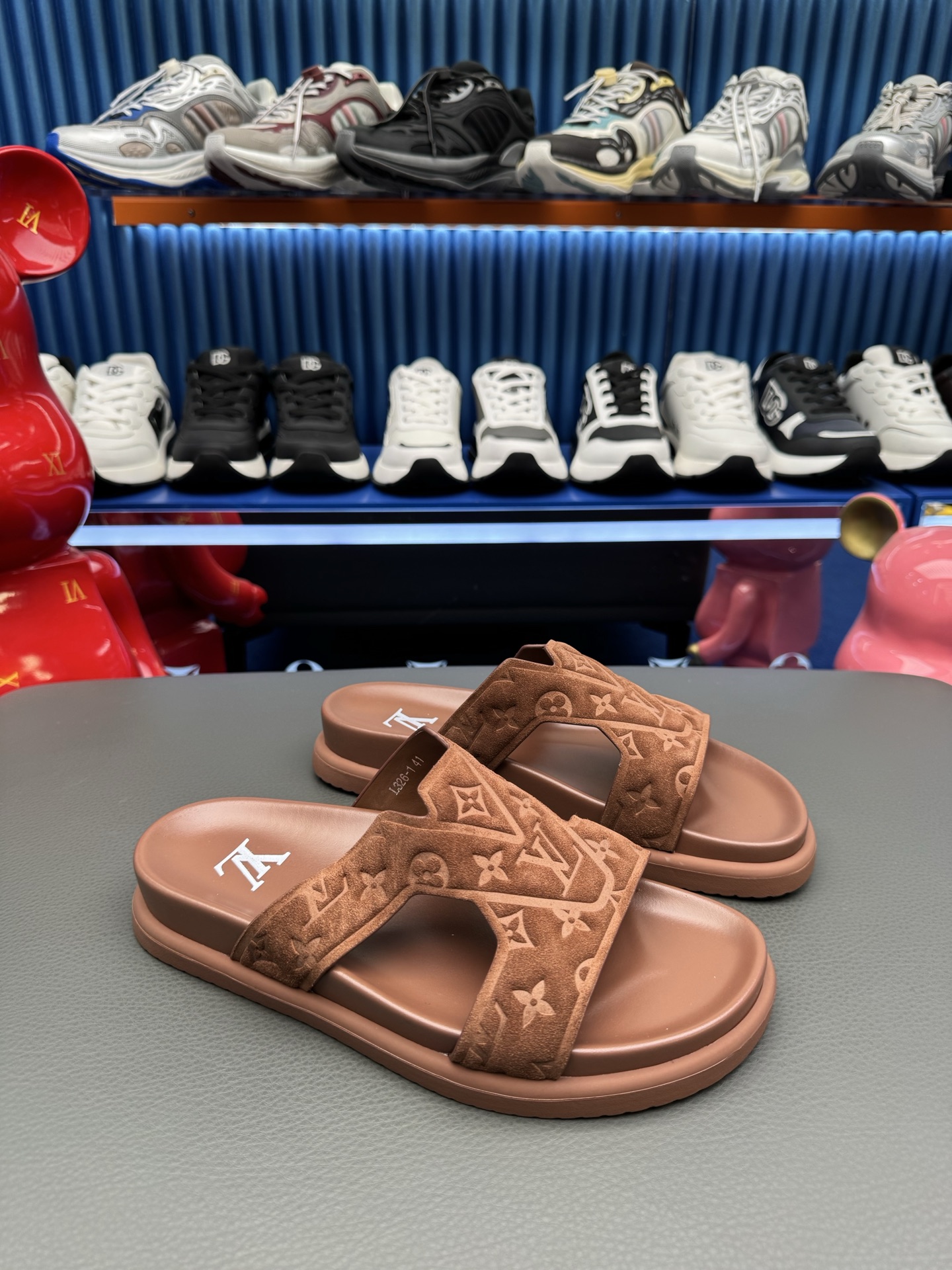 [LV] 루이비통 프리미엄 카프스킨 레저 슬라이드 샌들 슬리퍼 신발