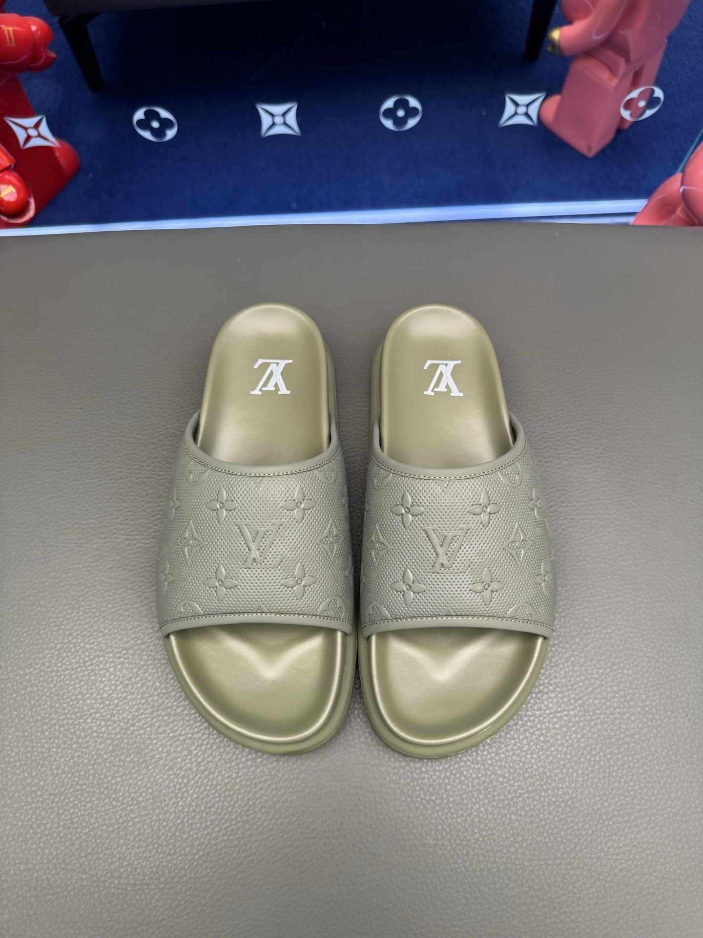 [LV] 루이비통 프리미엄 카프스킨 슬라이드 샌들 슬리퍼 신발