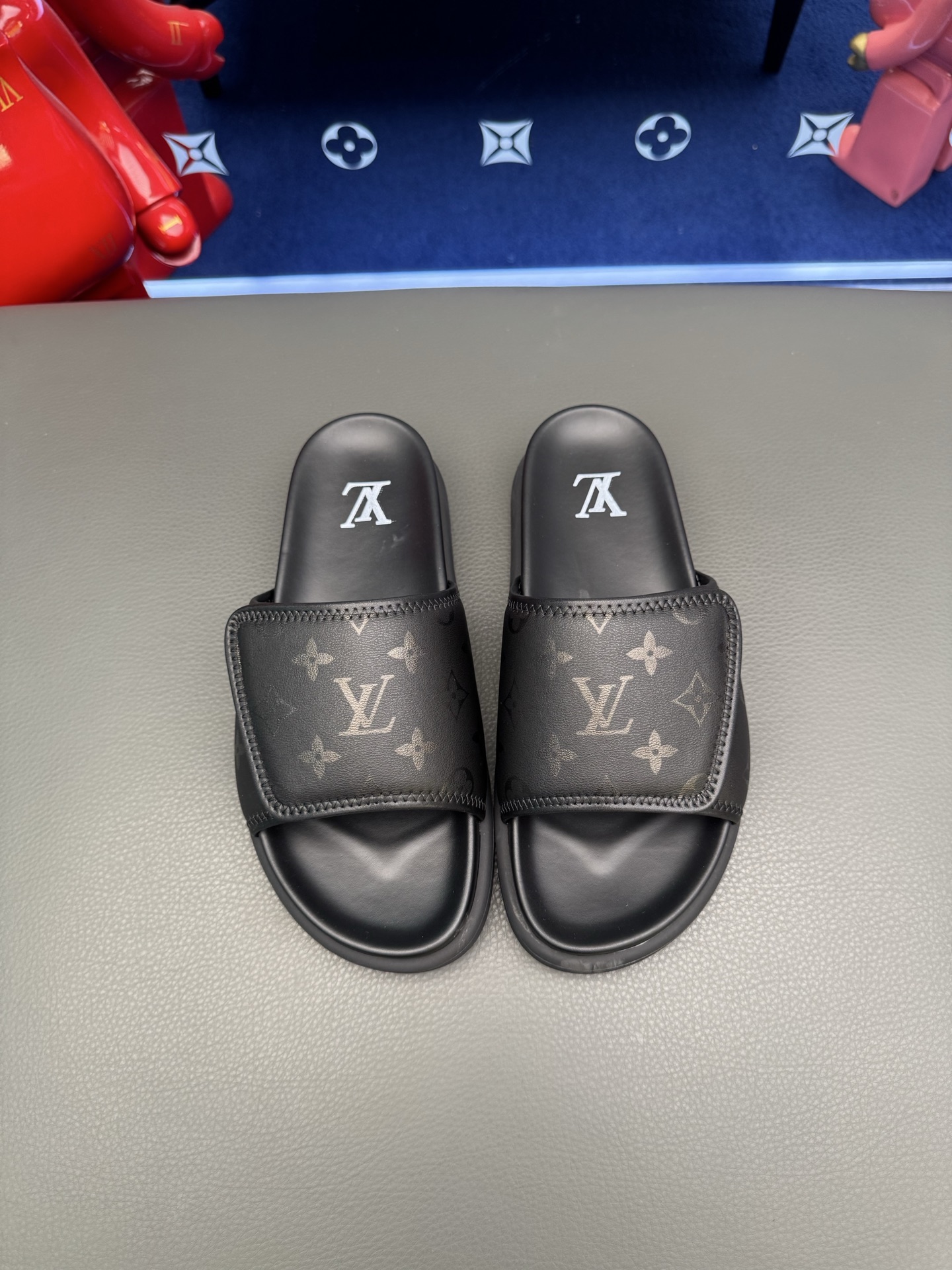 [LV] 루이비통 남성 카프스킨 레저 슬라이드 샌들 슬리퍼 신발