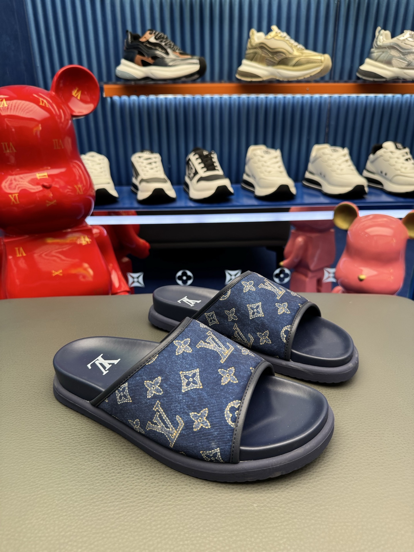 [LV] 루이비통 남성 카프스킨 레저 슬라이드 샌들 슬리퍼 신발