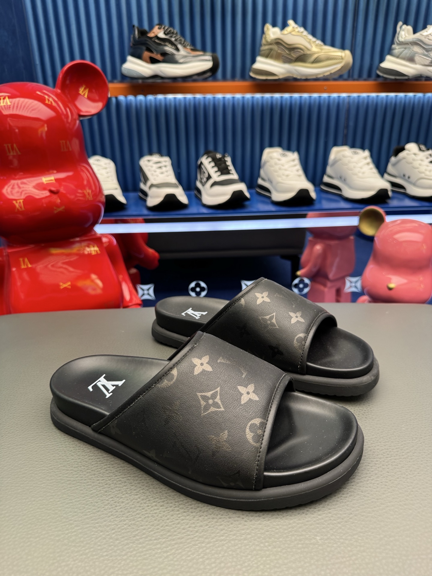 [LV] 루이비통 남성 카프스킨 레저 슬라이드 샌들 슬리퍼 신발