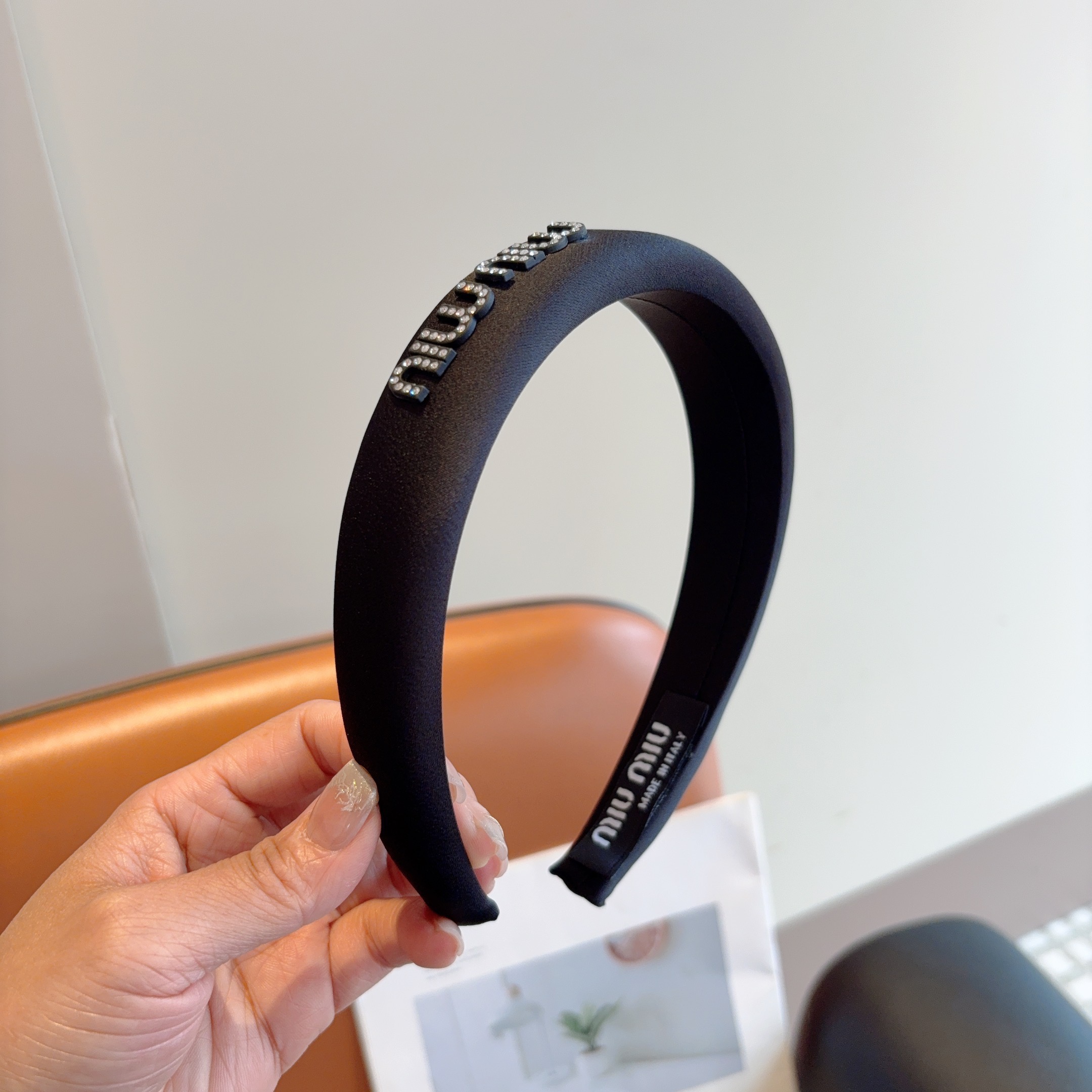 미우미우(MIU MIU) 헤어밴드 악세사리