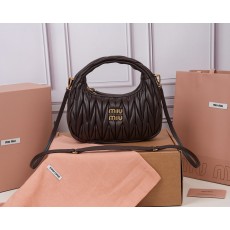 miumiu 미우미우 5BC125 미우 완더(Miu Wander) 마틀라세 호보백 토트백 가방