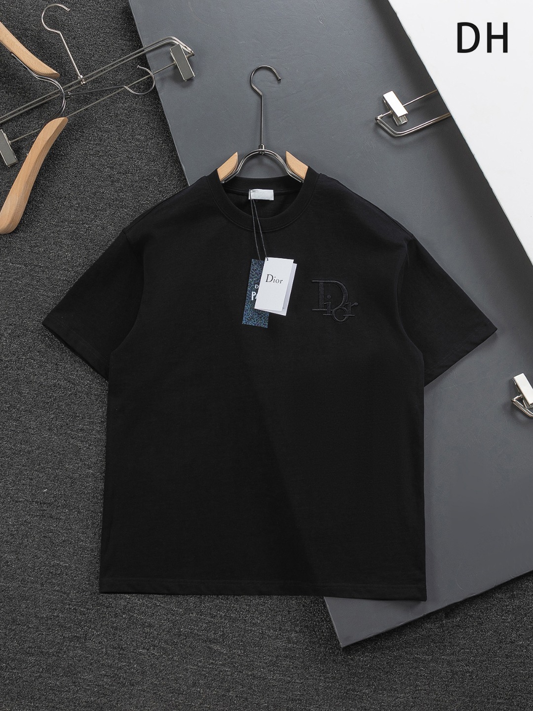 디올(DIOR) 로고 자수 반팔 티셔츠 의류