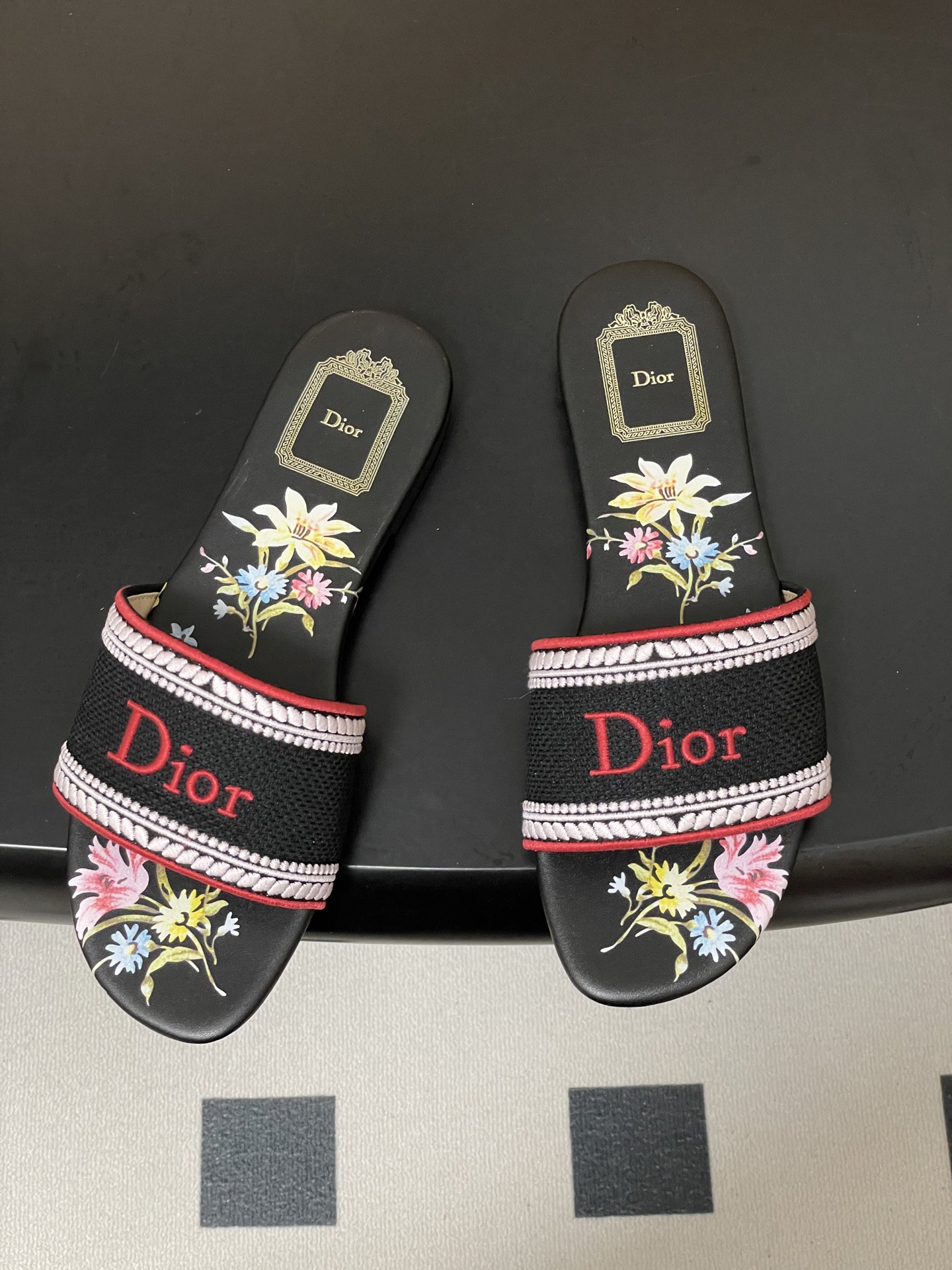 디올(DIOR) 시크릿 가든 자수 슬리퍼 신발