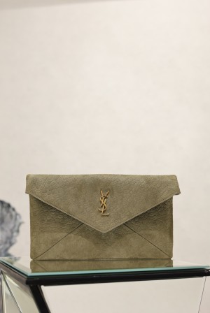 [Saint Laurent] YSL 생로랑 LE 5 à 7 스웨이드 엔벨로프 클러치 백 가방