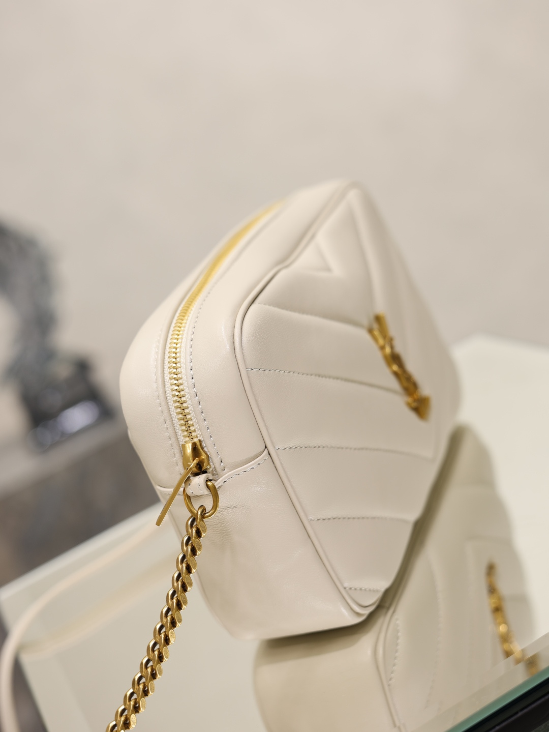 [Saint Laurent] YSL 생로랑 LOULOU 루루 퀼팅 양가죽 카메라백 (라지) 가방