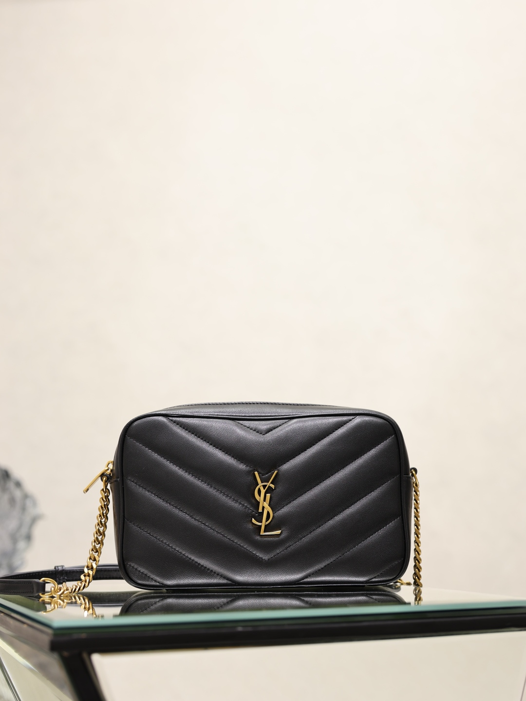 [Saint Laurent] YSL 생로랑 LOULOU 루루 퀼팅 양가죽 카메라백 (라지) 가방