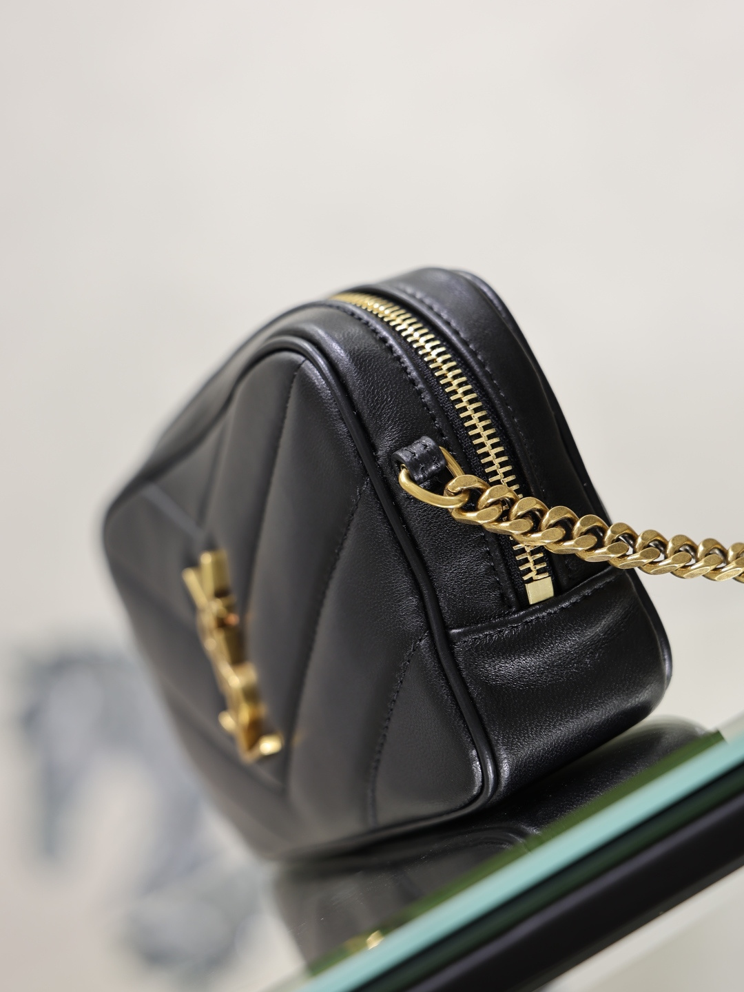 [Saint Laurent] YSL 생로랑 LOULOU 루루 퀼팅 양가죽 카메라백 (스몰) 가방