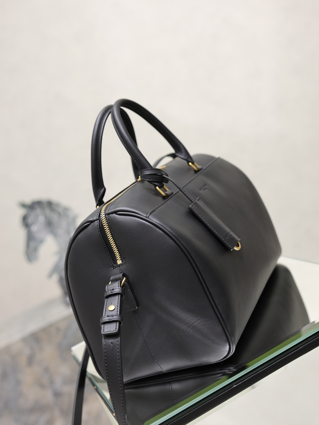 [Saint Laurent] YSL 생로랑 Sac de jour 삭 드 주르 필로우백 가방