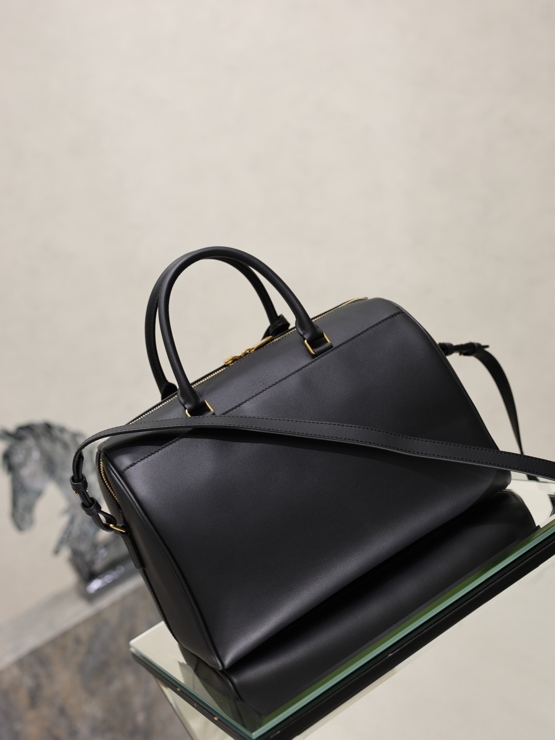 [Saint Laurent] YSL 생로랑 Sac de jour 삭 드 주르 필로우백 가방