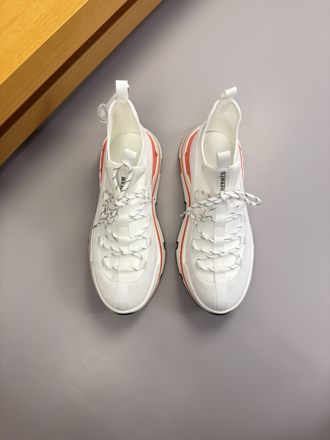 [Hermes] 에르메스 프리미엄 나파 레더 & 스트레치 패브릭 스니커즈 신발
